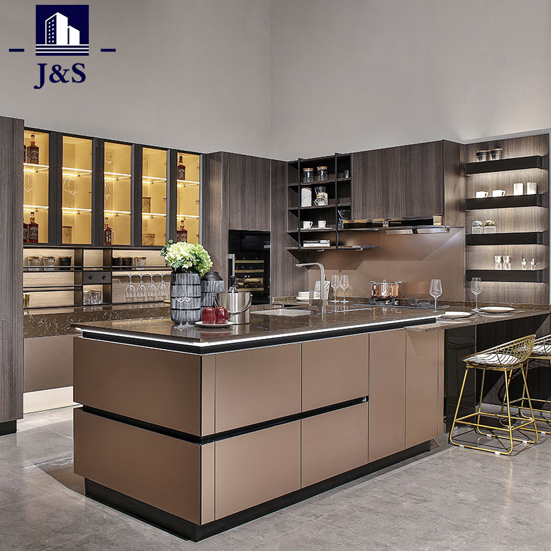 What should be paid attention to when customizing kitchen cabinets