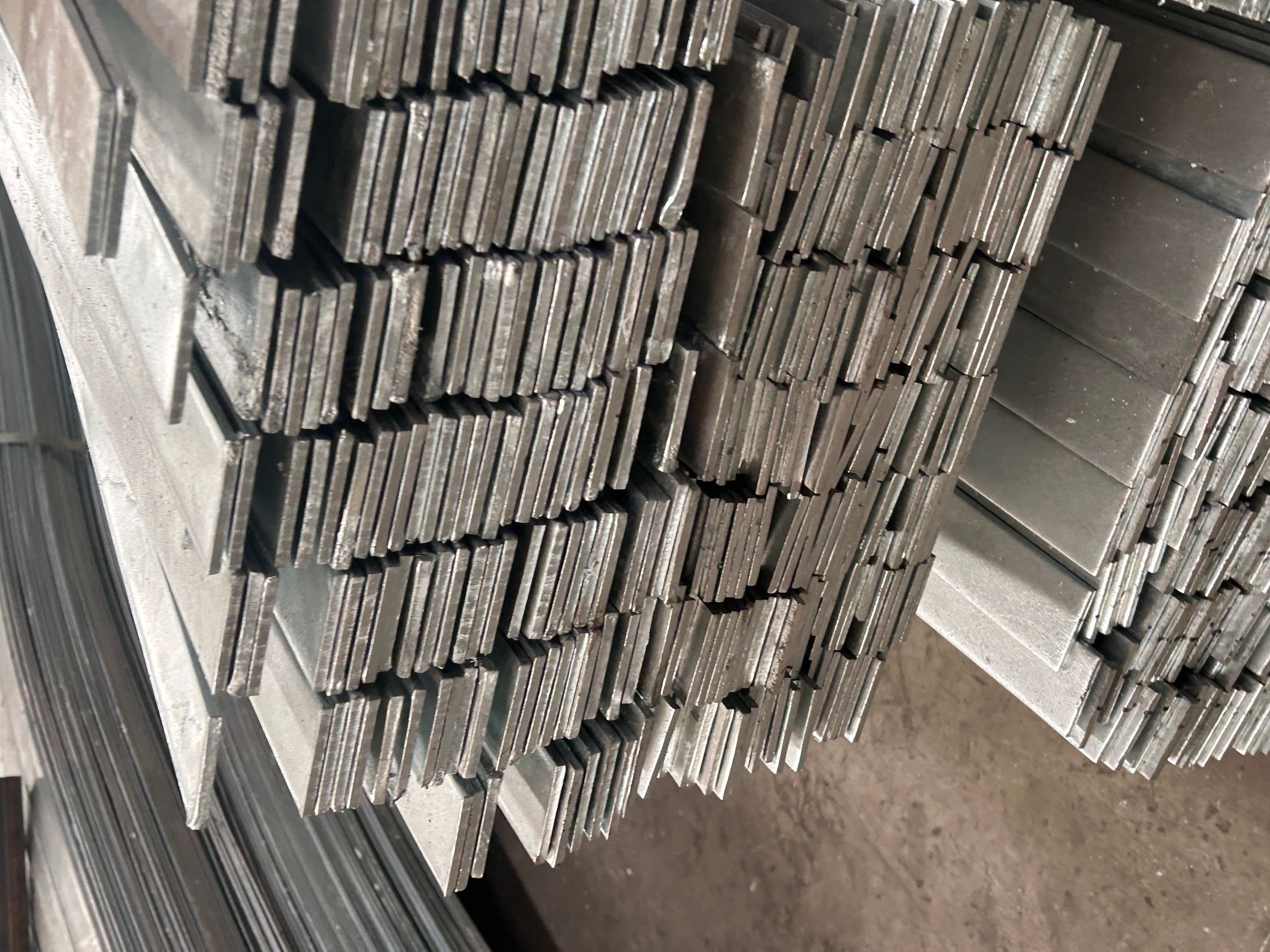 Top Hot-dip Galvanized Flat Bar Manufacturers: Expert List and Key Suppliers for Your Needs